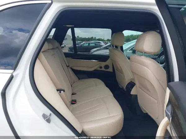 5UXKR2C37H0U22843 2017 BMW X5 - Image 8