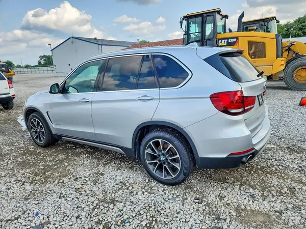 5UXKR2C37H0X07087 2017 BMW X5 - Image 2