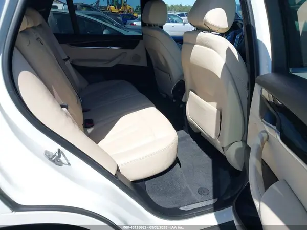 5UXKR2C38H0U22897 2017 BMW X5 - Image 8
