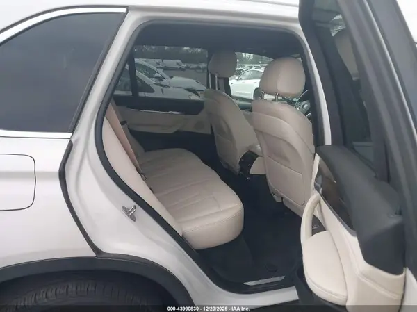 5UXKR2C38H0U22995 2017 BMW X5 - Image 8