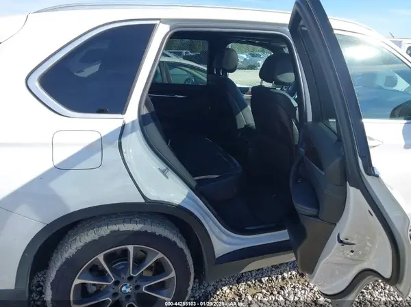 5UXKR2C38H0U24813 2017 BMW X5 - Image 8