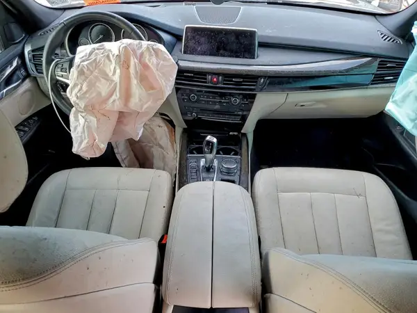 5UXKR2C38H0X06952 2017 BMW X5 - Image 8