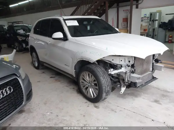 5UXKR2C3XH0U23520 2017 BMW X5 - Image 1