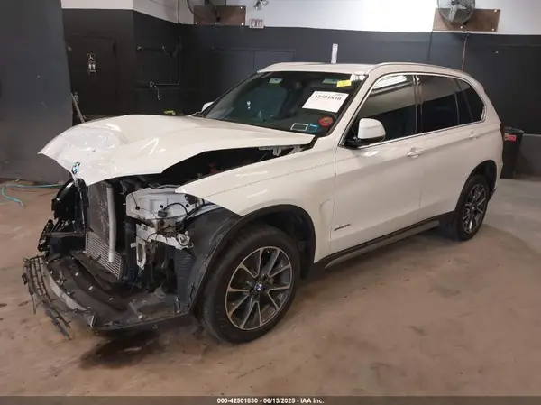 5UXKR2C3XH0X03647 2017 BMW X5 - Image 2