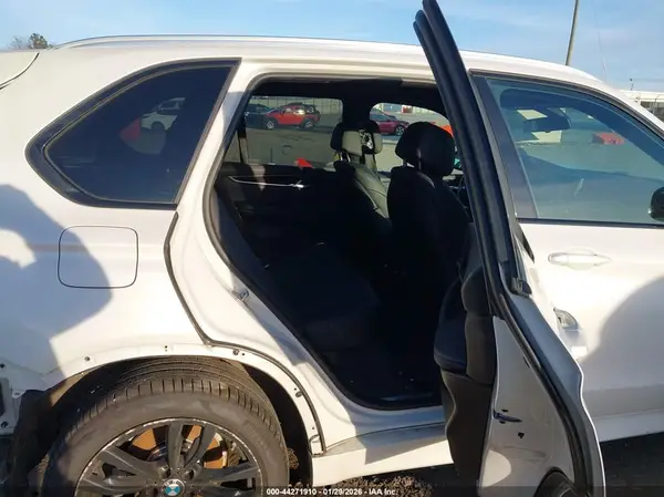 5UXKR2C50J0X08170 2018 BMW X5 - Image 8