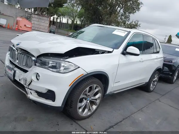 5UXKR2C50J0Z21829 2018 BMW X5 - Image 2