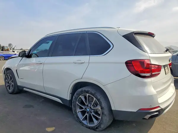 5UXKR2C51J0X07724 2018 BMW X5 - Image 2