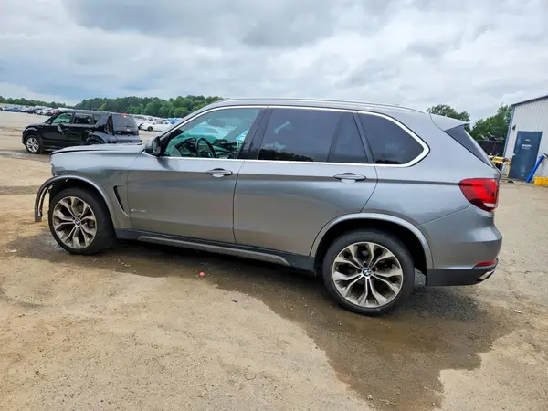 5UXKR2C51J0X09070 2018 BMW X5 - Image 2