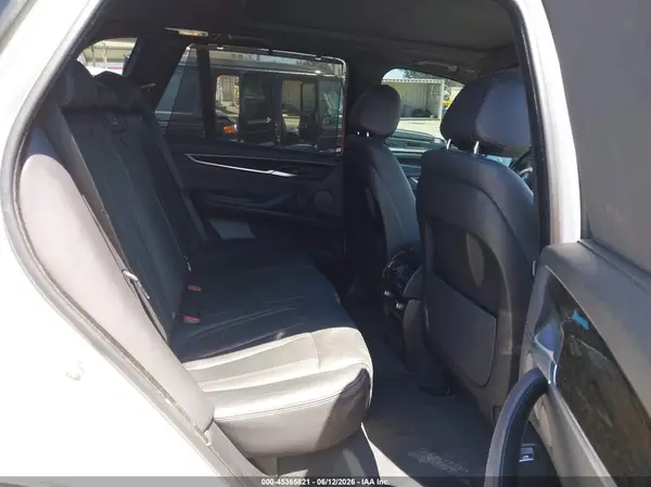 5UXKR2C51J0X10221 2018 BMW X5 - Image 8