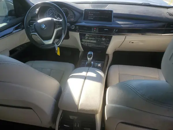 5UXKR2C51J0X10719 2018 BMW X5 - Image 8