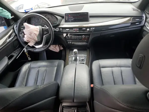 5UXKR2C51J0Z15635 2018 BMW X5 - Image 8