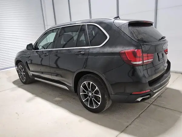 5UXKR2C51J0Z17384 2018 BMW X5 - Image 2