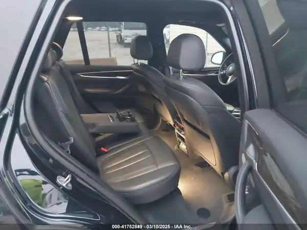 5UXKR2C51J0Z20768 2018 BMW X5 - Image 8