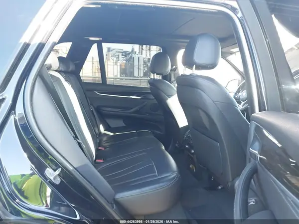 5UXKR2C51J0Z20821 2018 BMW X5 - Image 8