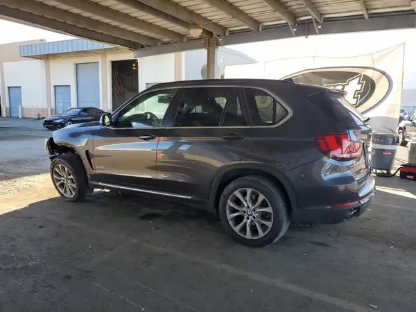 5UXKR2C52G0R70099 2016 BMW X5 - Image 2