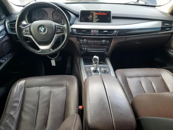 5UXKR2C52G0R70586 2016 BMW X5 - Image 8