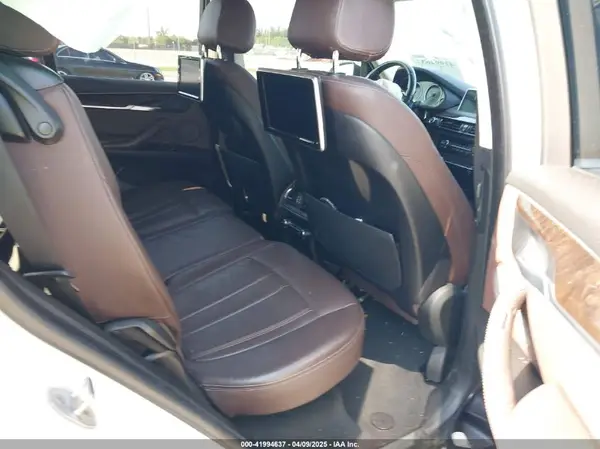 5UXKR2C52G0R72922 2016 BMW X5 - Image 8