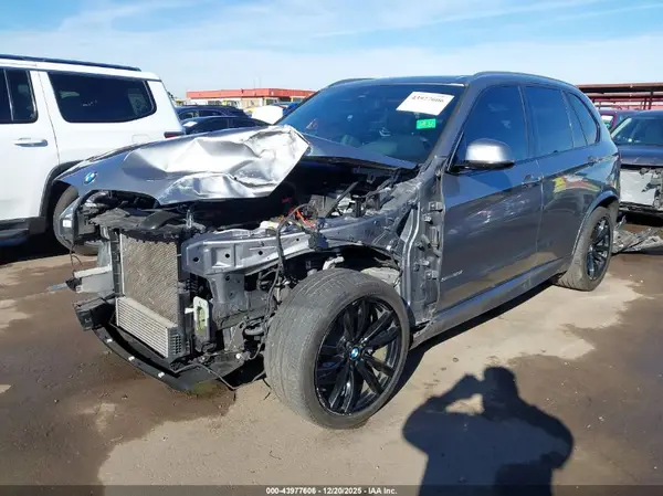 5UXKR2C52J0X08221 2018 BMW X5 - Image 2