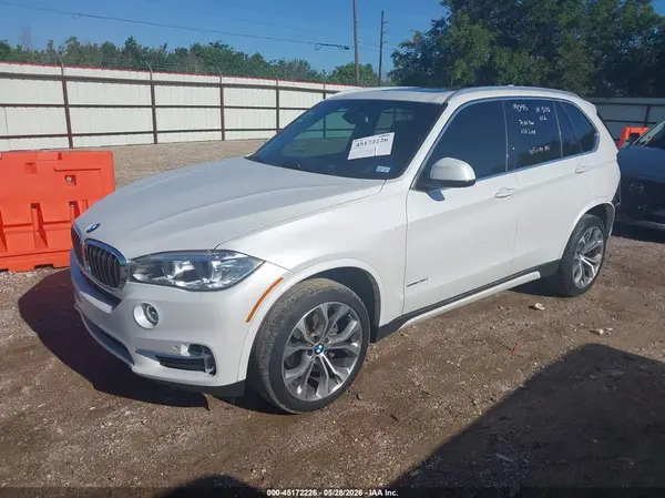 5UXKR2C52J0X09854 2018 BMW X5 - Image 2