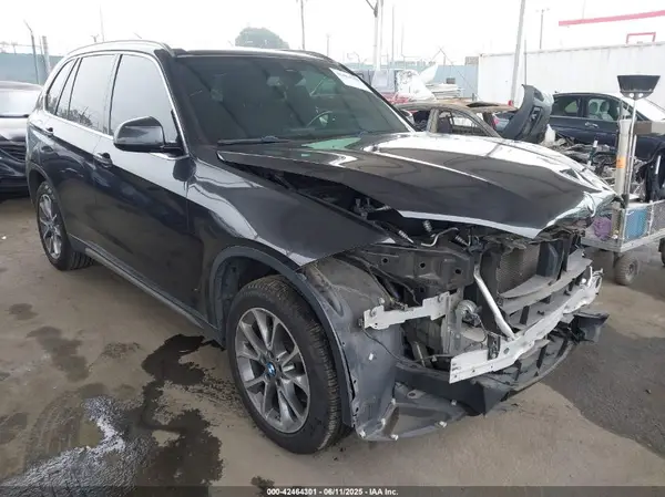 5UXKR2C52J0X10664 2018 BMW X5 - Image 1