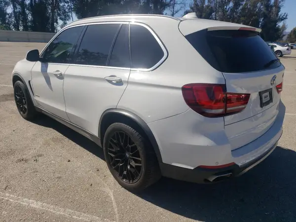 5UXKR2C52J0Z19015 2018 BMW X5 - Image 2