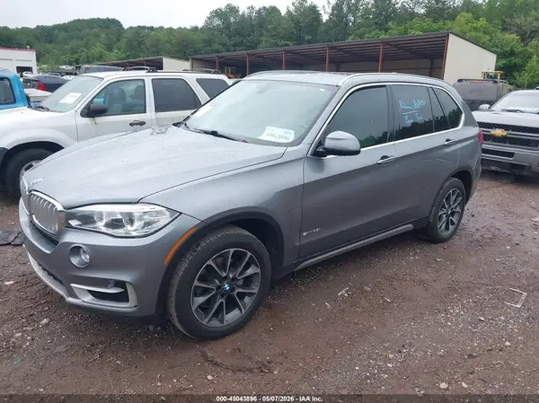 5UXKR2C53J0X10866 2018 BMW X5 - Image 2