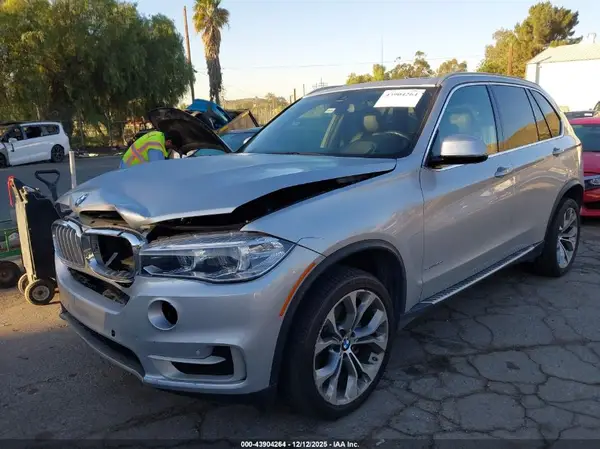 5UXKR2C53J0Z16057 2018 BMW X5 - Image 2