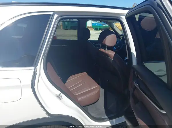 5UXKR2C55G0R70002 2016 BMW X5 - Image 8