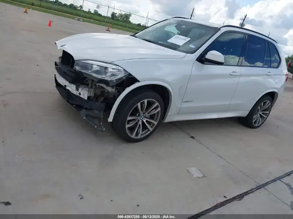 5UXKR2C55J0X10125 2018 BMW X5 - Image 2