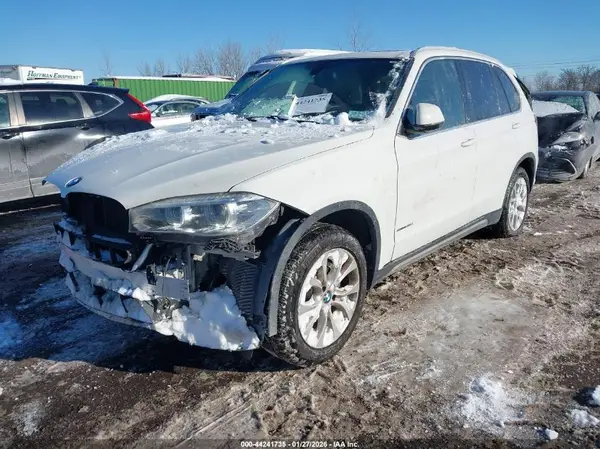 5UXKR2C55J0X10562 2018 BMW X5 - Image 2