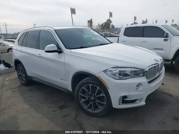 5UXKR2C55J0Z16321 2018 BMW X5 - Image 1
