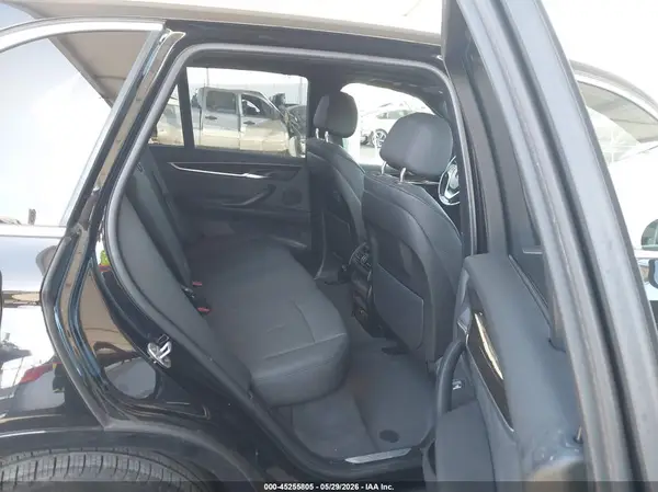 5UXKR2C55J0Z17159 2018 BMW X5 - Image 8