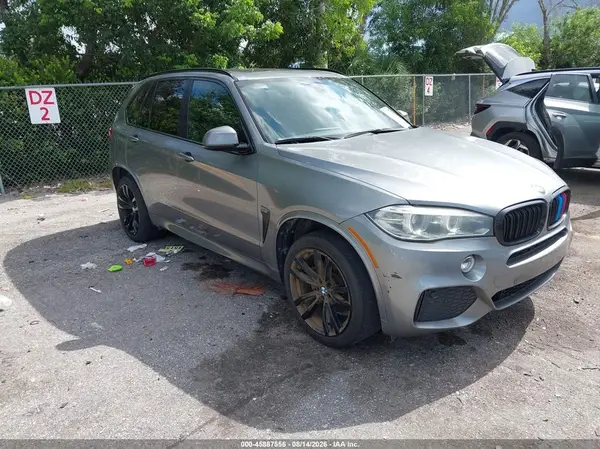 5UXKR2C55J0Z18781 2018 BMW X5 - Image 1