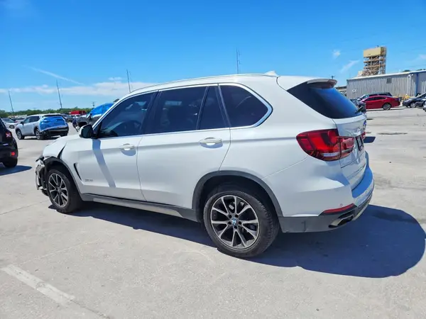5UXKR2C55J0Z19476 2018 BMW X5 - Image 2