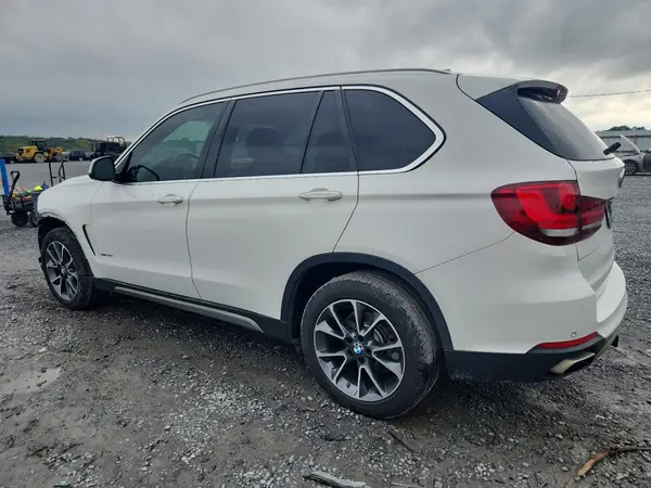 5UXKR2C55J0Z19946 2018 BMW X5 - Image 2