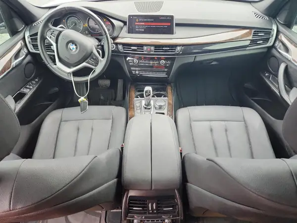 5UXKR2C55J0Z19946 2018 BMW X5 - Image 8