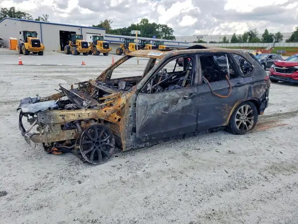 5UXKR2C56G0R70414 2016 BMW X5 - Image 1