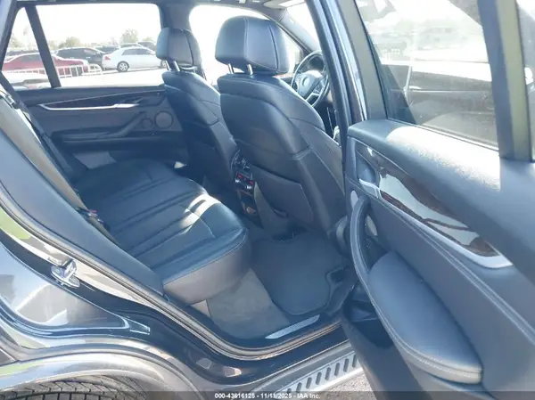 5UXKR2C56J0Z14657 2018 BMW X5 - Image 8