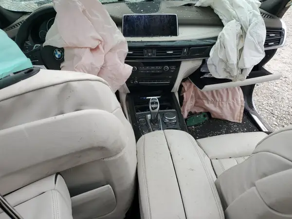 5UXKR2C56J0Z15260 2018 BMW X5 - Image 8