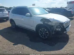 5UXKR2C56J0Z15856 2018 BMW X5