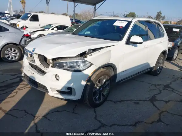 5UXKR2C56J0Z20653 2018 BMW X5 - Image 2