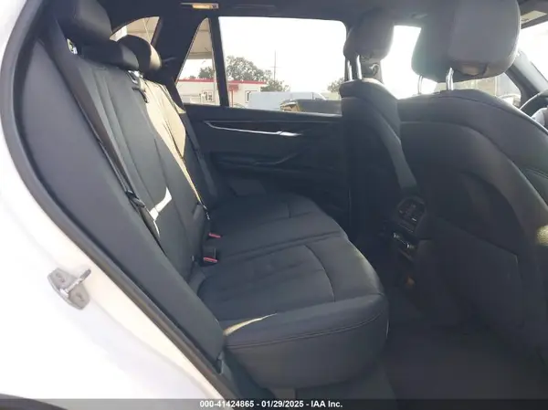5UXKR2C56J0Z20653 2018 BMW X5 - Image 8