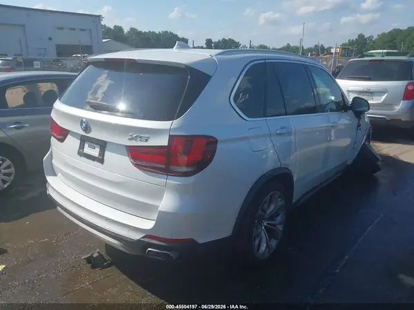 5UXKR2C57J0X10224 2018 BMW X5 - Image 2