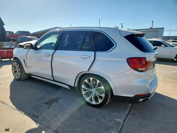 5UXKR2C57J0Z16644 2018 BMW X5 - Image 2