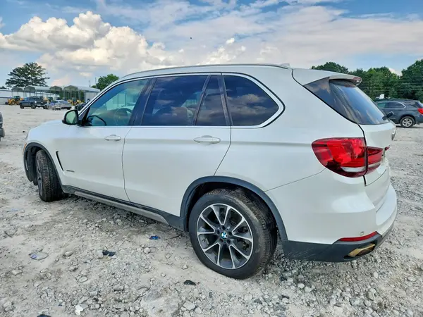 5UXKR2C57J0Z16790 2018 BMW X5 - Image 2