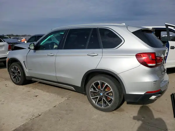 5UXKR2C57J0Z17017 2018 BMW X5 - Image 2