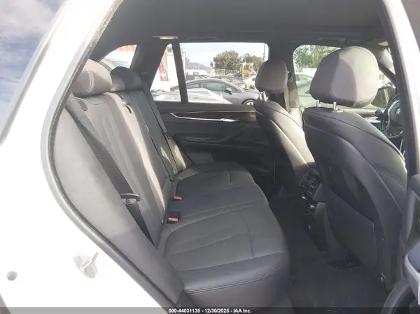 5UXKR2C57J0Z18698 2018 BMW X5 - Image 8