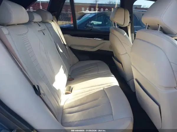 5UXKR2C58H0U18558 2017 BMW X5 - Image 8