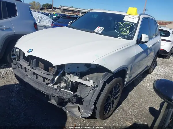 5UXKR2C58J0Z17978 2018 BMW X5 - Image 2