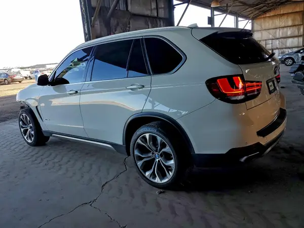 5UXKR2C58J0Z22176 2018 BMW X5 - Image 2